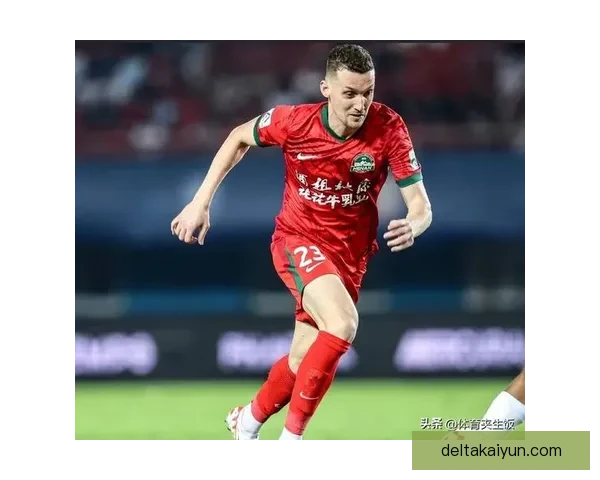 中超最新排名揭晓：豪门球队表现起伏，竞争力提升愈加紧张